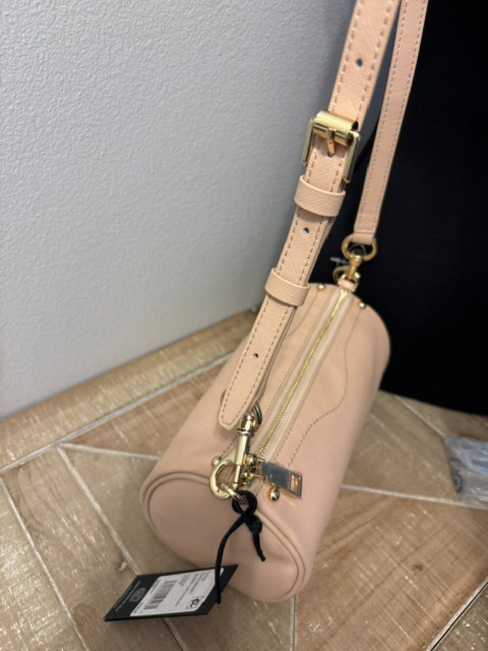 Rebecca Minkoff 100% LEATHER Nude Barrel Crossbody NWT Round Cylinder - Picture 2 of 8